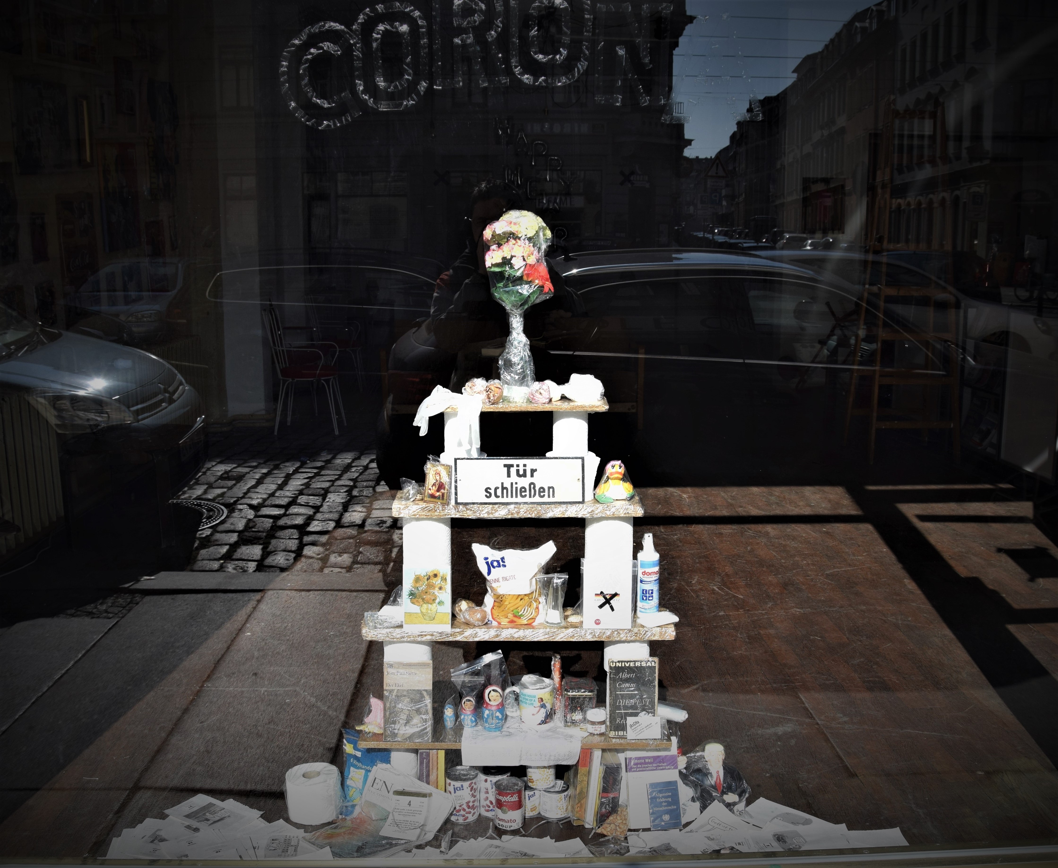 Corona-Altar